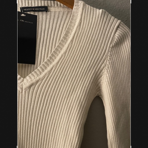 Brandy Melville White Milena Sweater - Picture 9 of 10